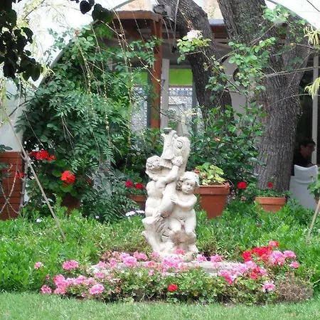 Oasis Menorca 시우타데야